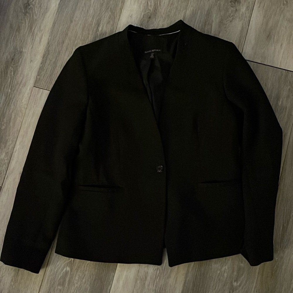 Banana Republic black collarless blazer. Size 12P.
